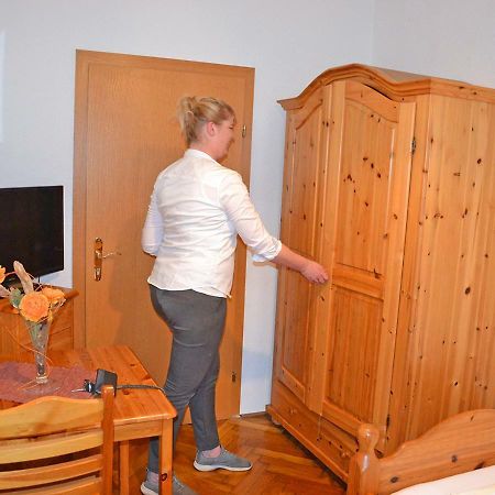 אמשטטן Gasthof Zum Goldenen Pflug מראה חיצוני תמונה