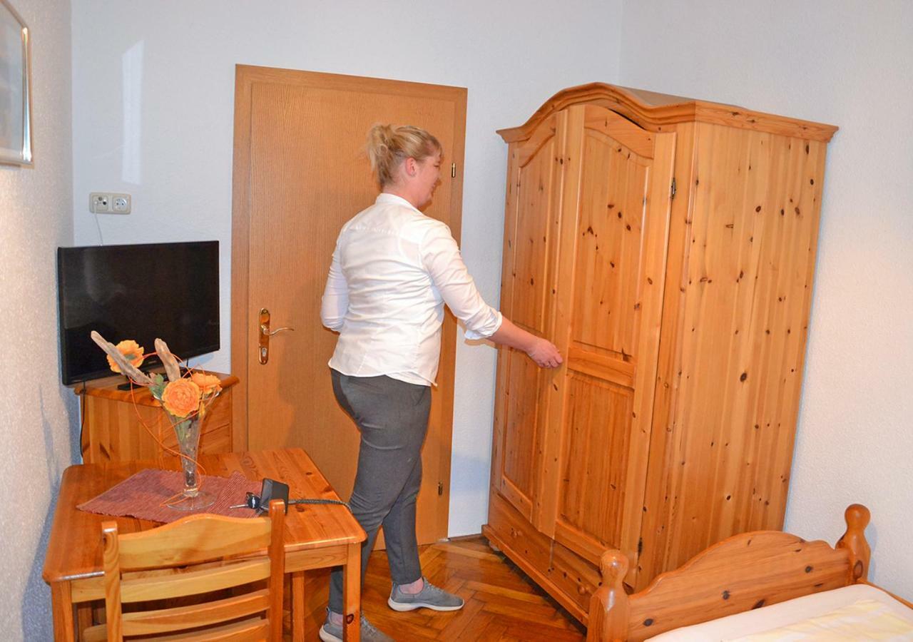 אמשטטן Gasthof Zum Goldenen Pflug מראה חיצוני תמונה