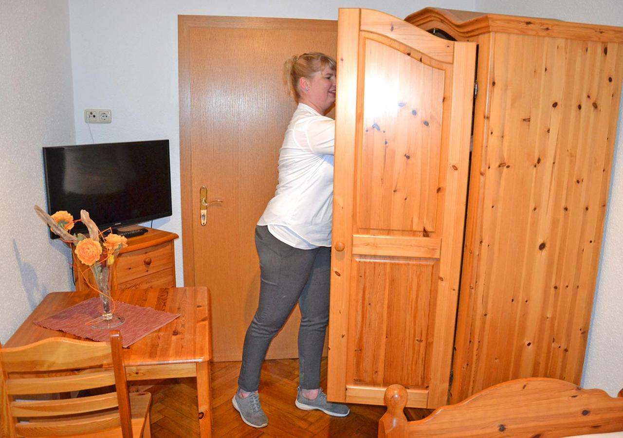 אמשטטן Gasthof Zum Goldenen Pflug מראה חיצוני תמונה
